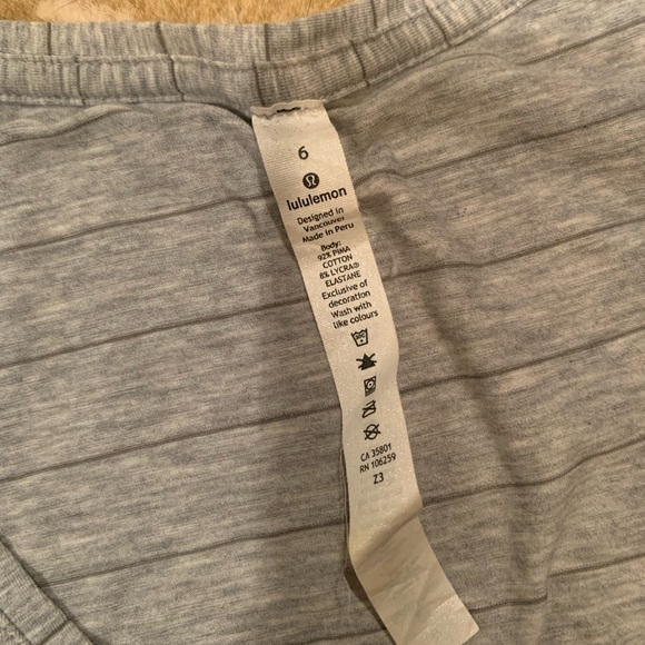 Lululemon tee - Picture 3 of 4